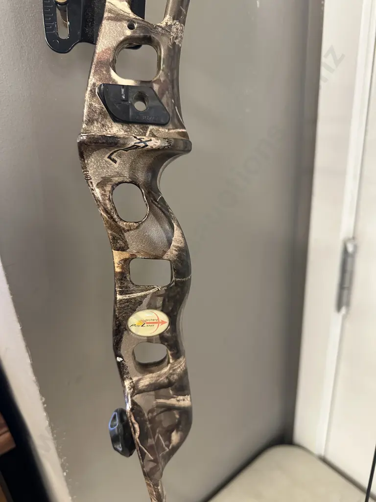 Poelang Archery Compound Bow Camo Pattern L81cm. Image 1++