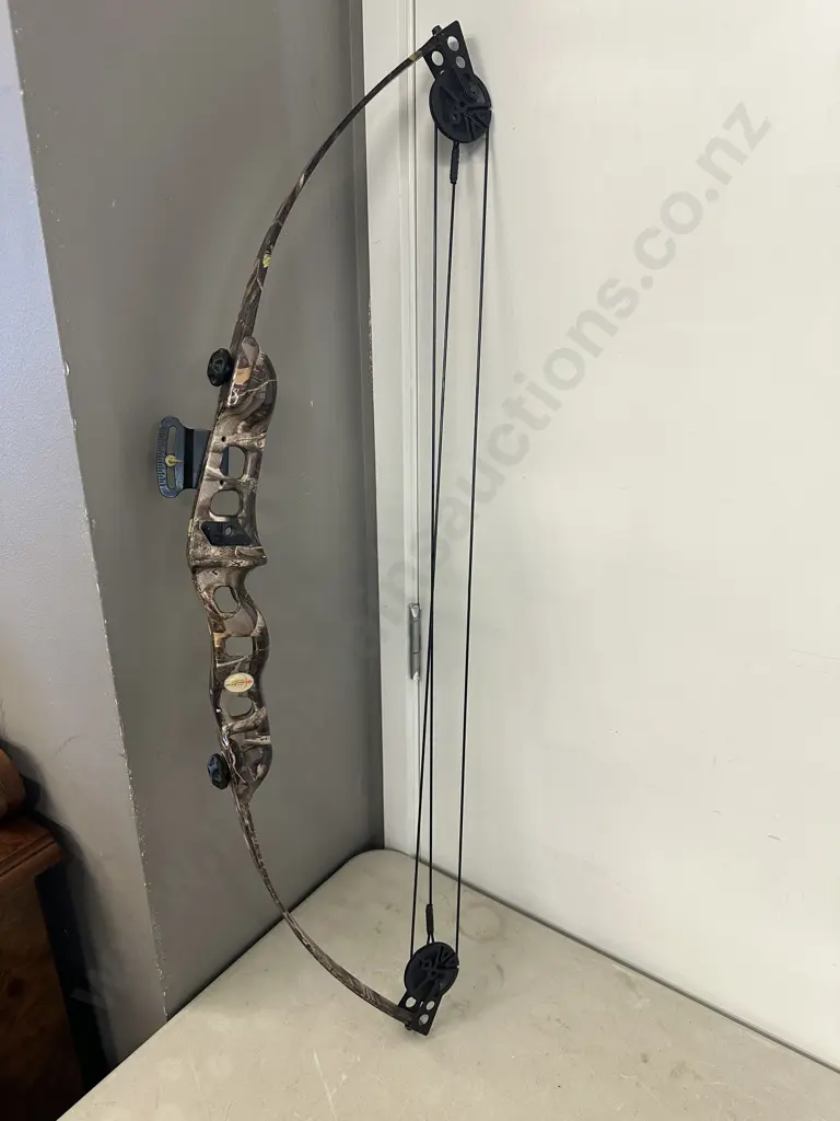Poelang Archery Compound Bow Camo Pattern L81cm. Image 1++