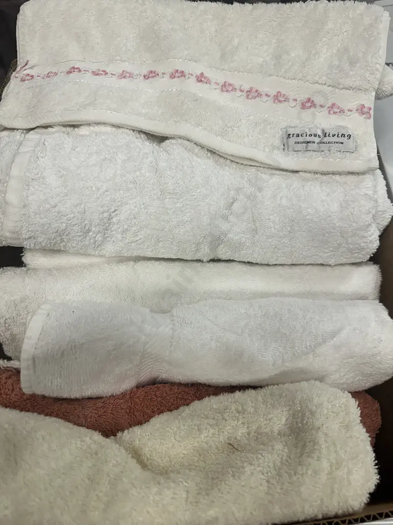 Assorted Towels & Hand Towel Image 1++