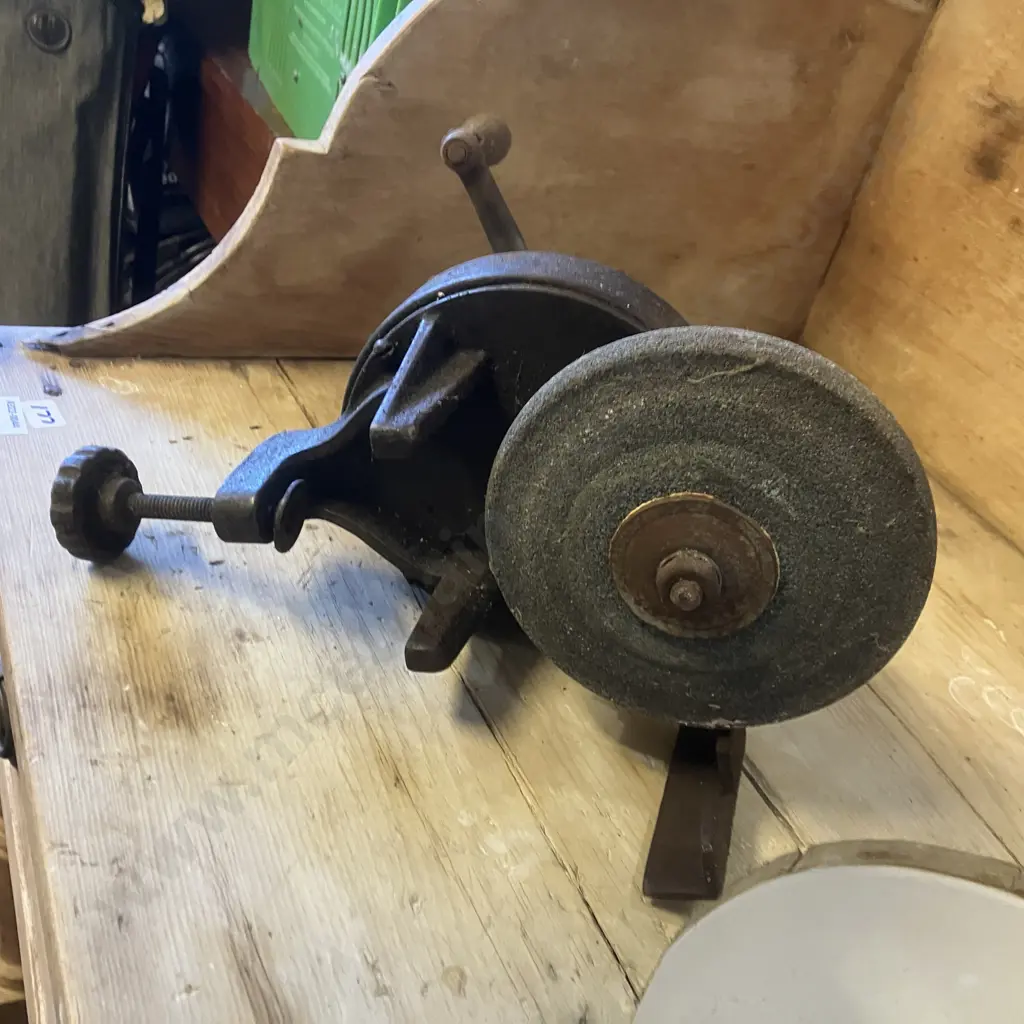 Vintage Clamp On Hand Bench Grinder Image 1++