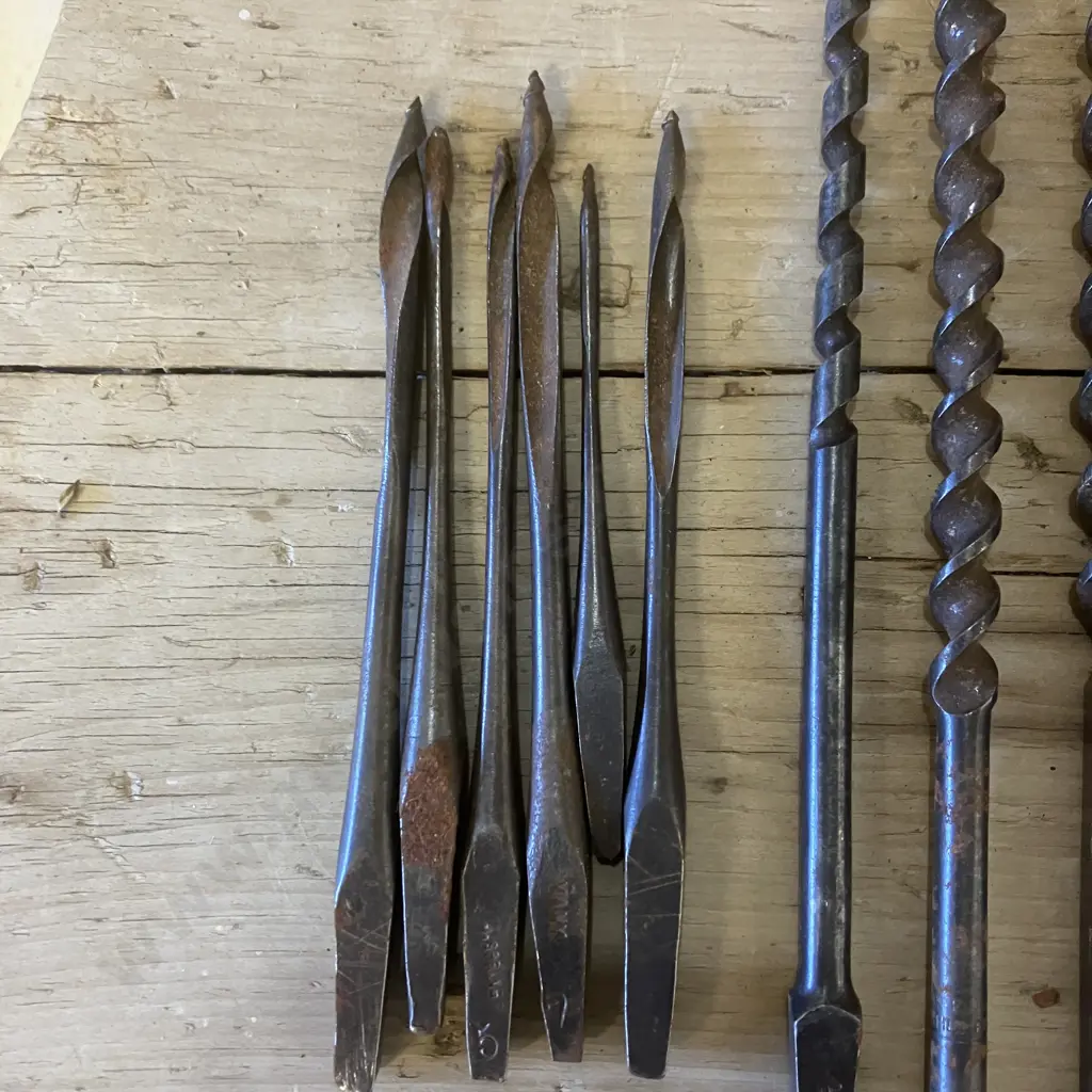 4 x Vintage Bull Nose Scotch Barrel Eyed Timber Framing Augers & 6 x Gimble Bits Image 1++
