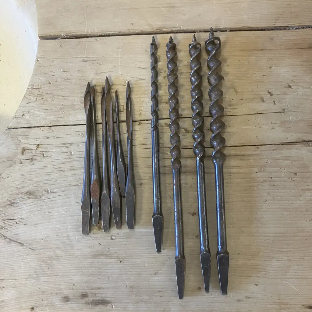 4 x Vintage Bull Nose Scotch Barrel Eyed Timber Framing Augers & 6 x Gimble Bits Image 1++