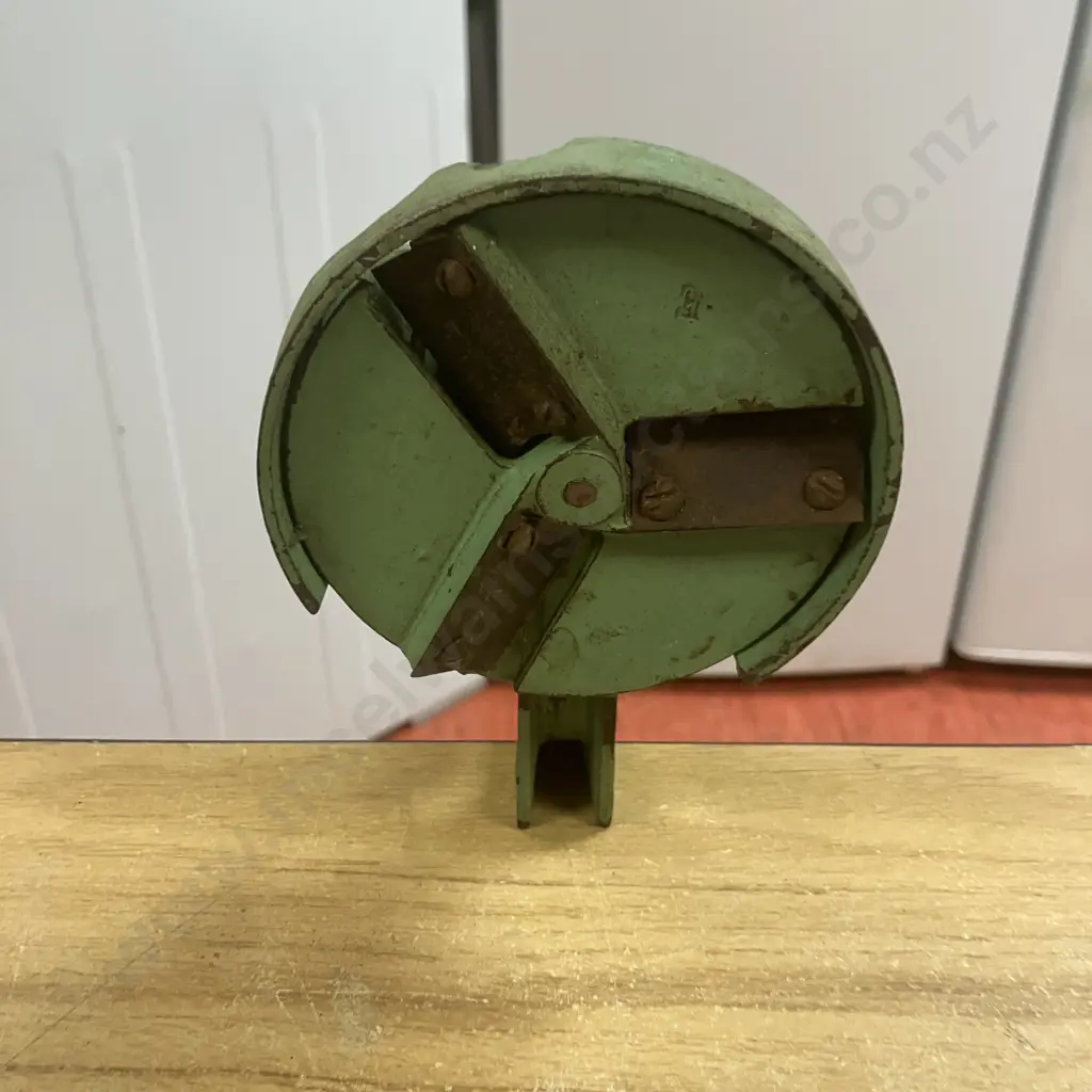 Vintage Green Jupiter Bohnen-Schneider  "Bean Cutter" - Germany Image 1++