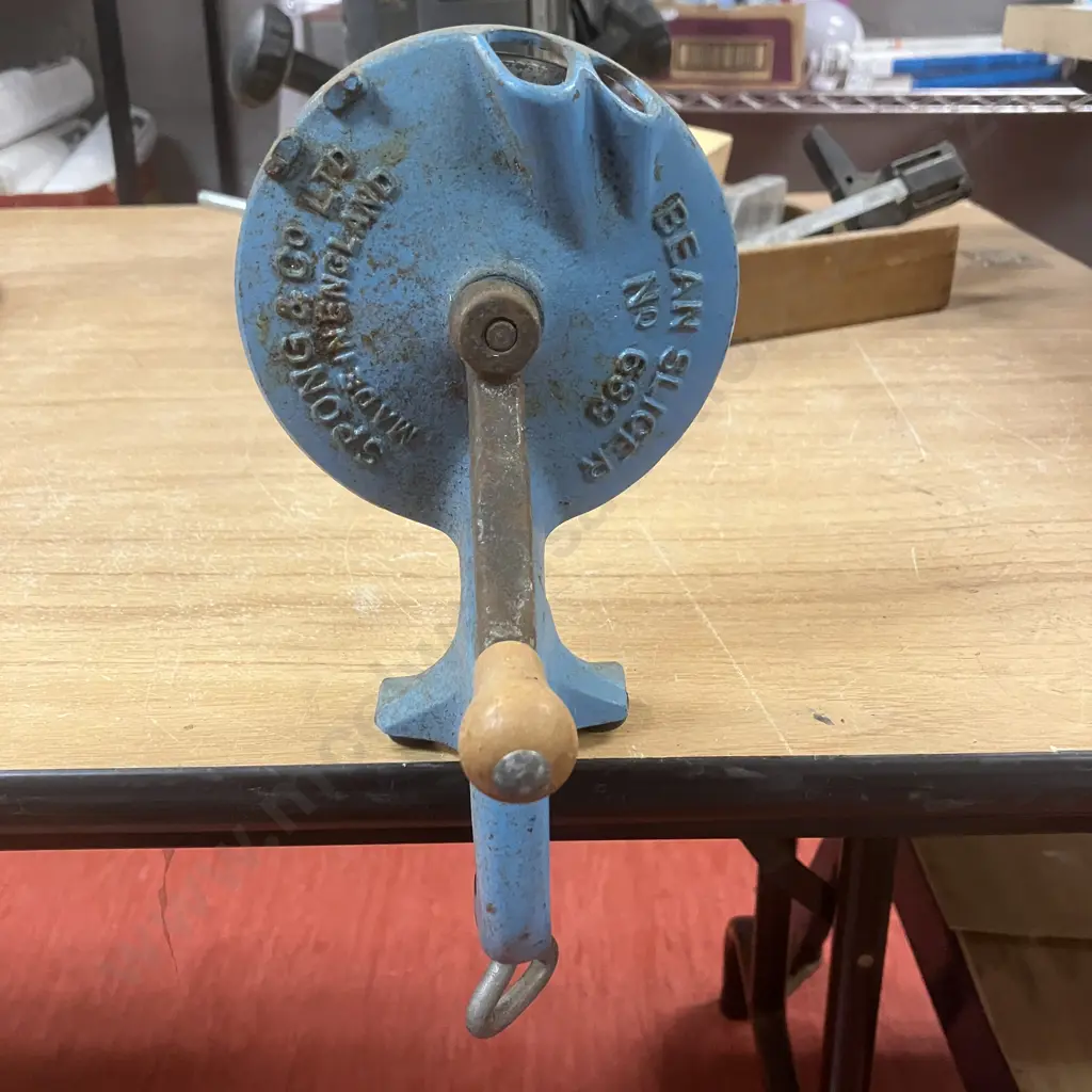 Vintage Blue Spong and Co - England No. 633 Bean Slicer Image 1++