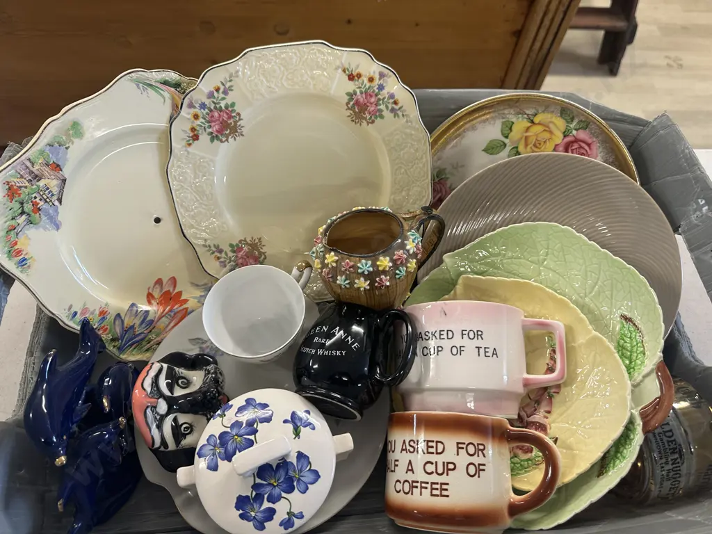 Assorted China And Ornaments Including Myott Etc Image 1++