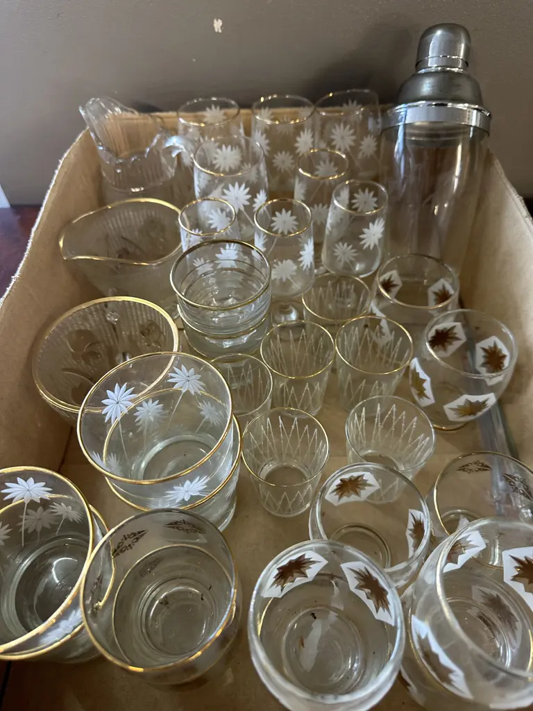 Assorted Vintage Glasses & Cocktail Shaker  Image 1++