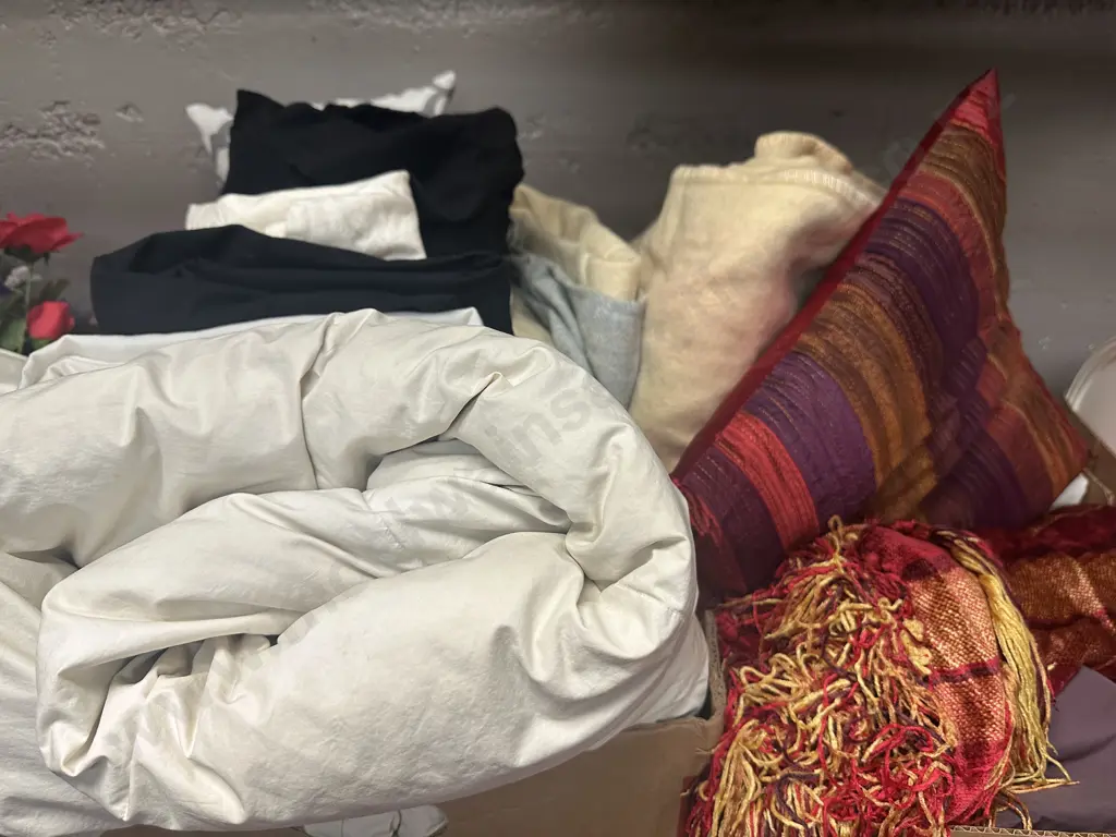 Two Boxes Of Assorted Linen Items Including Cushion, Throws Etc Image 1++