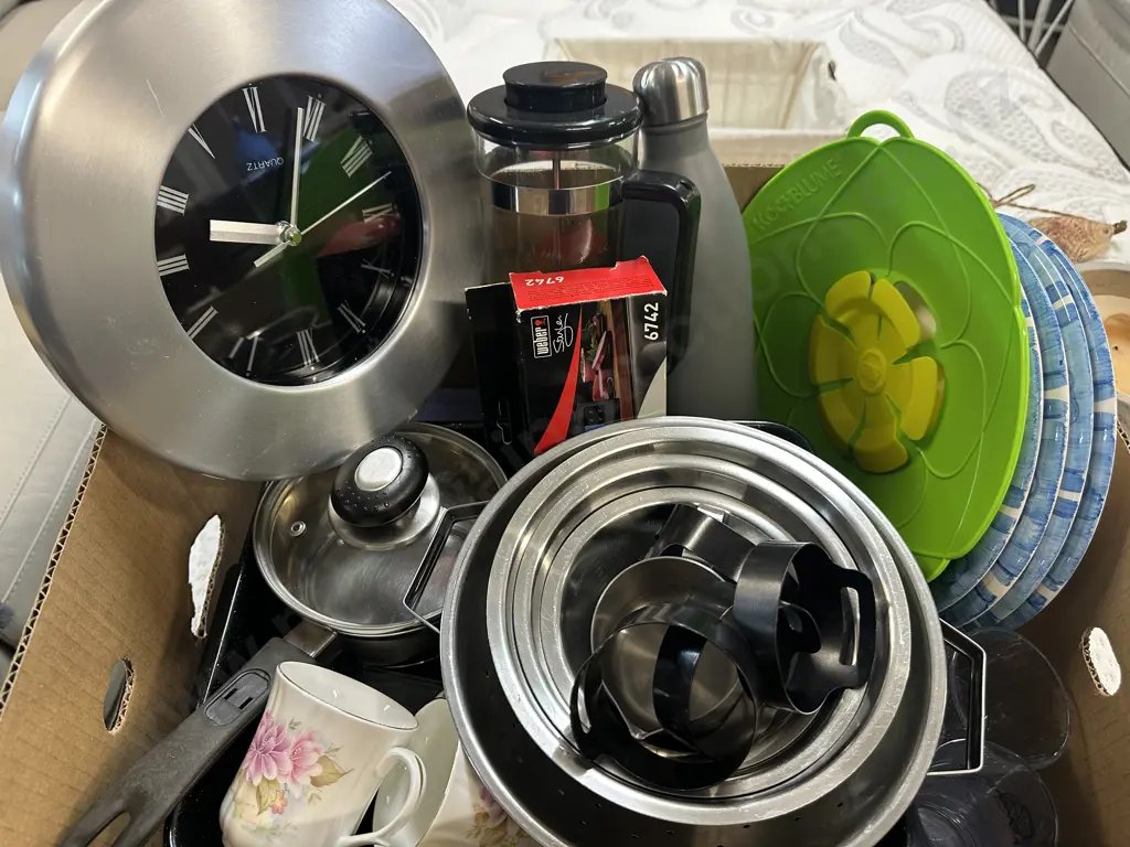 Assorted Bakeware Including Mixing Bowls Etc Image 1++