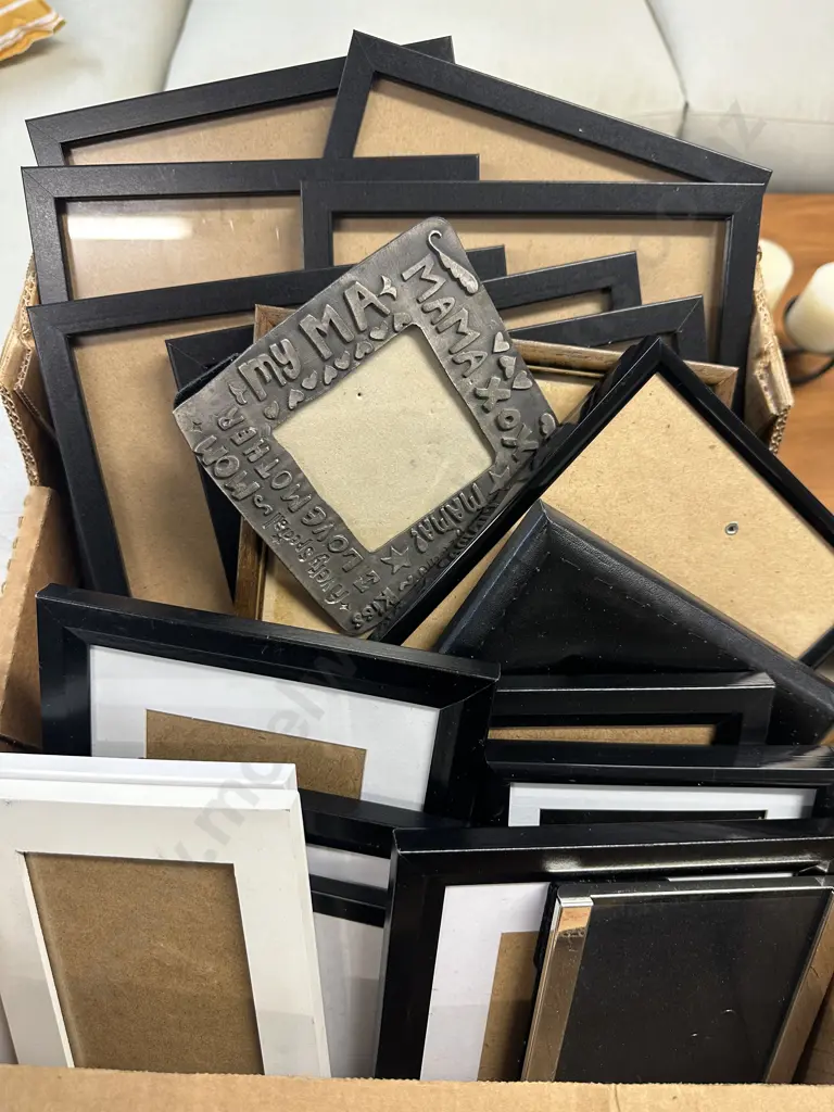 Box Lot Of Assorted Photo Frames   Image 1++