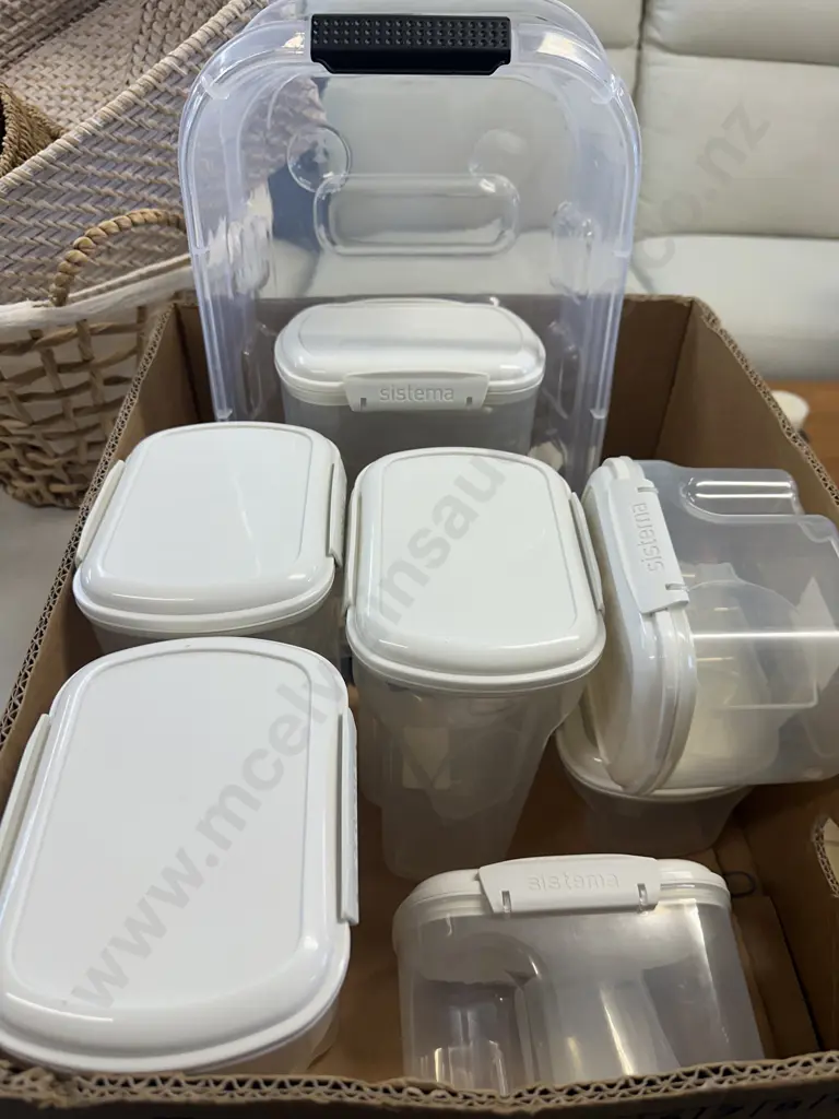 Plastic Ware Including Sistema Image 1++