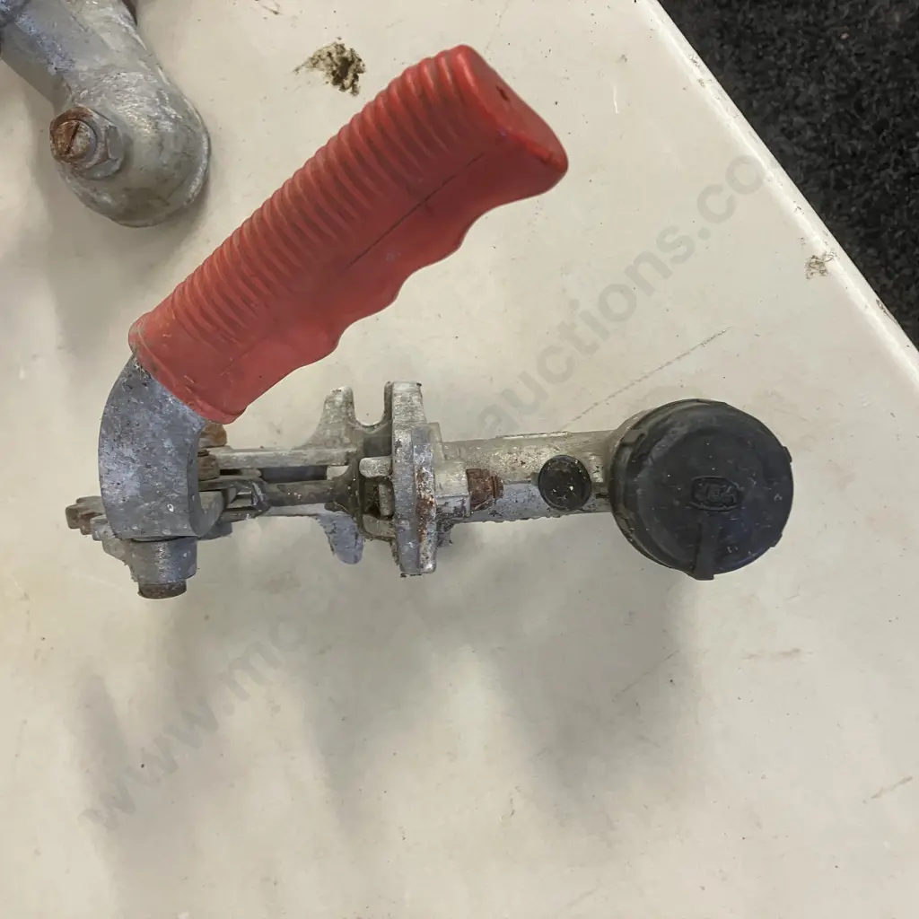 Trojan Override Hydraulic Trailer Coupling - 2000kg Image 1++