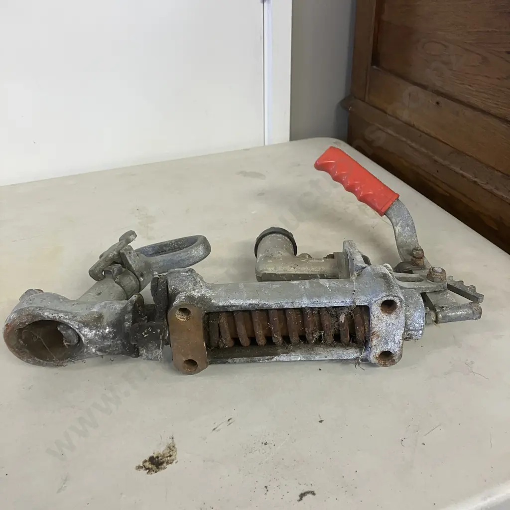 Trojan Override Hydraulic Trailer Coupling - 2000kg Image 1++