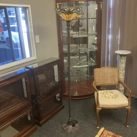Antique Style Floor Lamp With Stained Glass Leadlight Shade. H1.78cm