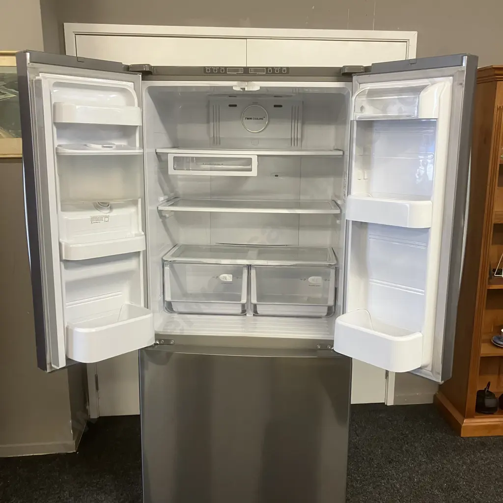 Samsung 533Litre French Door Fridge Freezer In EZ Clean Steel, Model SRF533DLS Image 1++