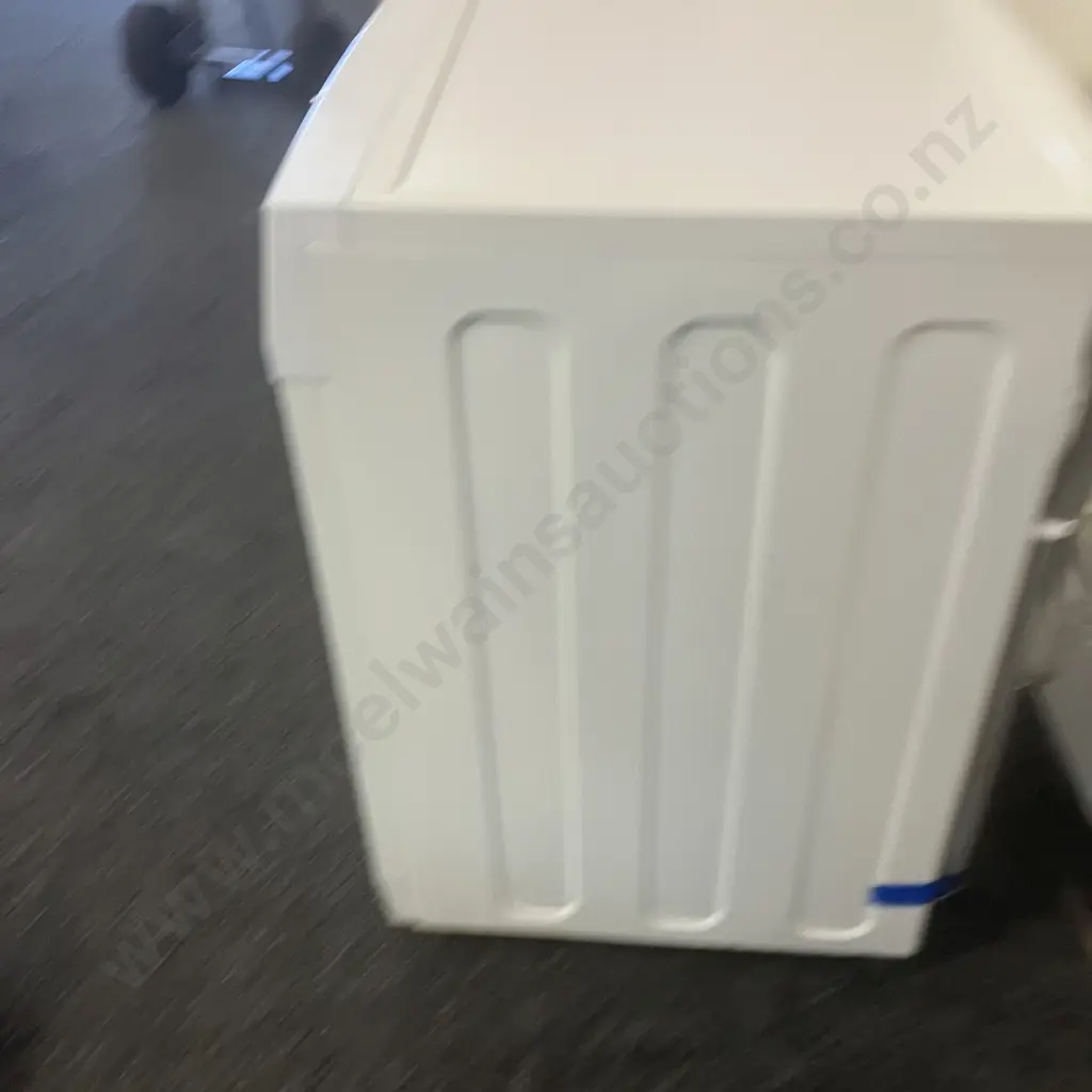 Fisher & Paykel 8.5kg & 5kg Series 7 Front Load Washer Dryer Model WD8560F1 Image 1++