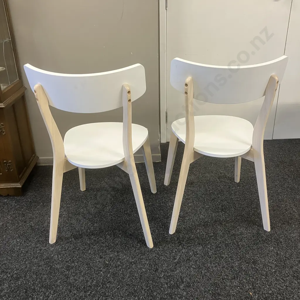 Small White Dining Table With 2 Chairs Image 1++