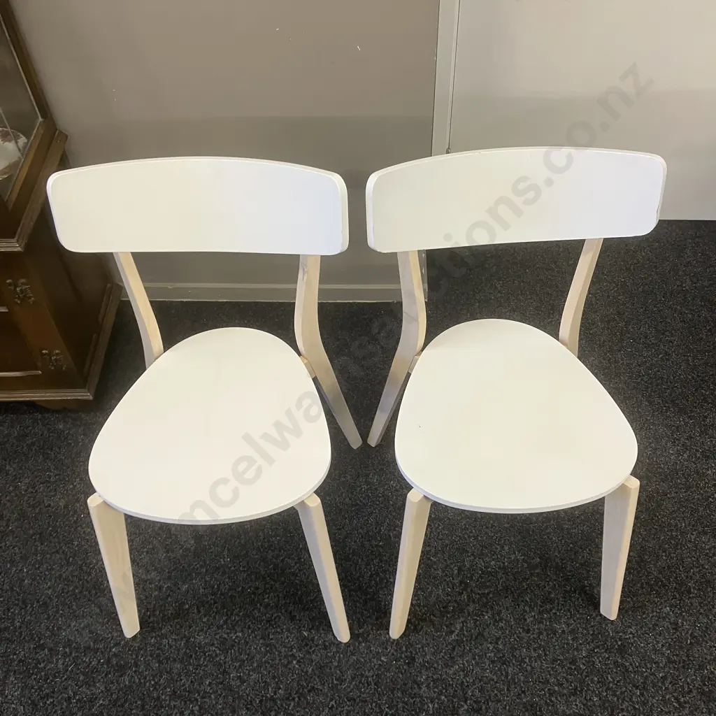 Small White Dining Table With 2 Chairs Image 1++