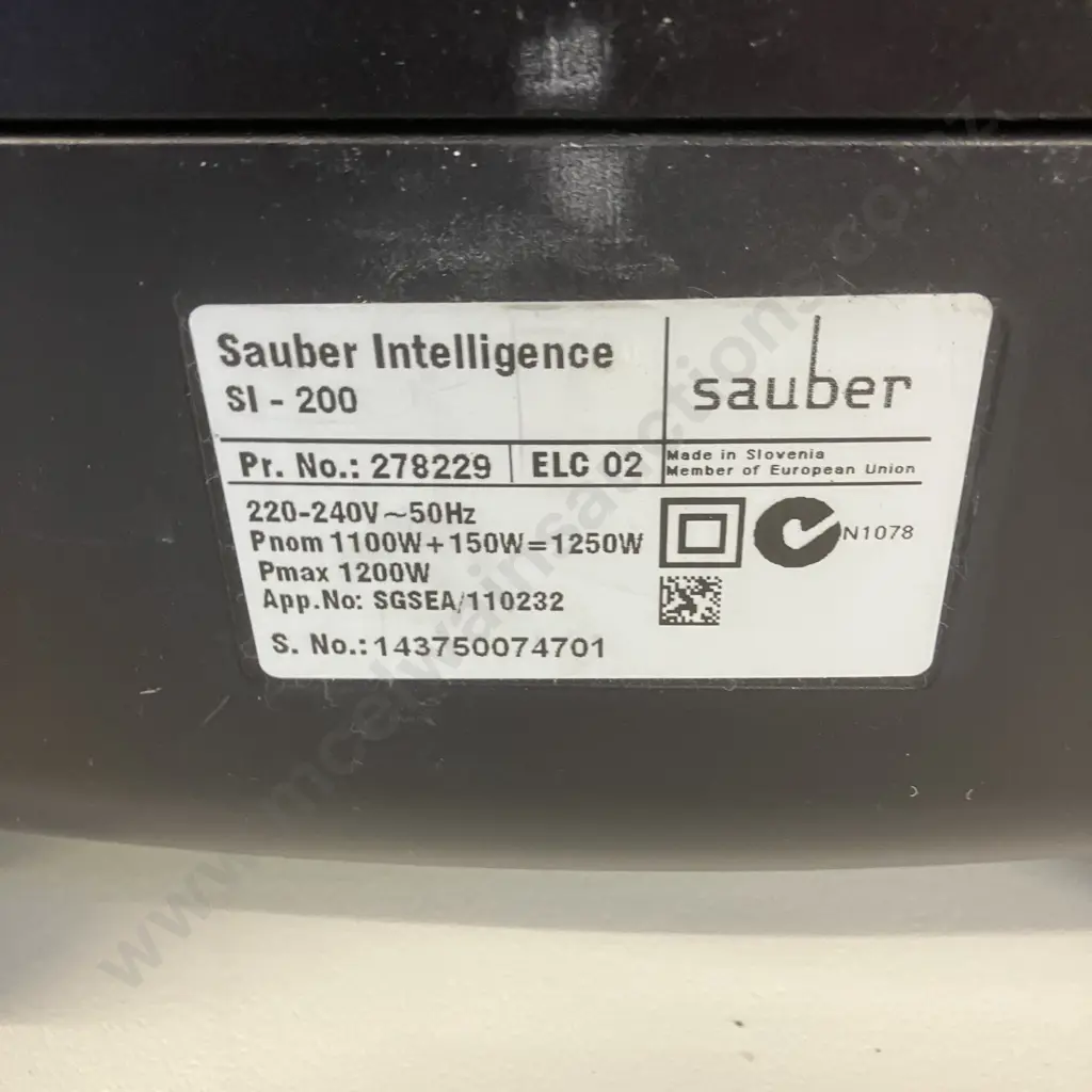 Sauber Intelligence SI-200 Vacuum Cleaner With Accessories Image 1++