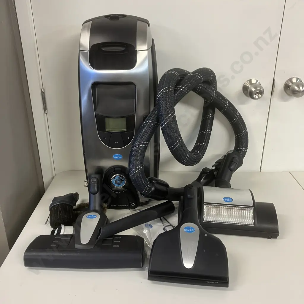 Sauber Intelligence SI-200 Vacuum Cleaner With Accessories Image 1++