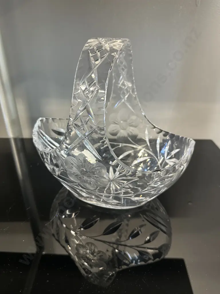 Vintage Crystal Basket H21cm. Image 1++