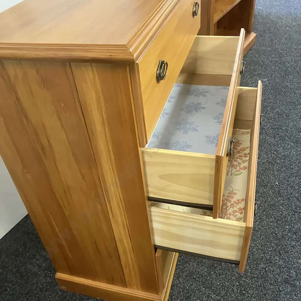 Rimu Chest Of Drawers, 4 Drawers, Brass Drawer Pulls. H94 W81 D41cm Image 1++