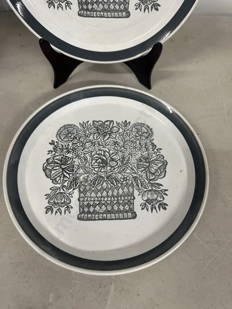 Crown Lynn Forma Gray Bouquet Dinner Plates #339 Image 1++