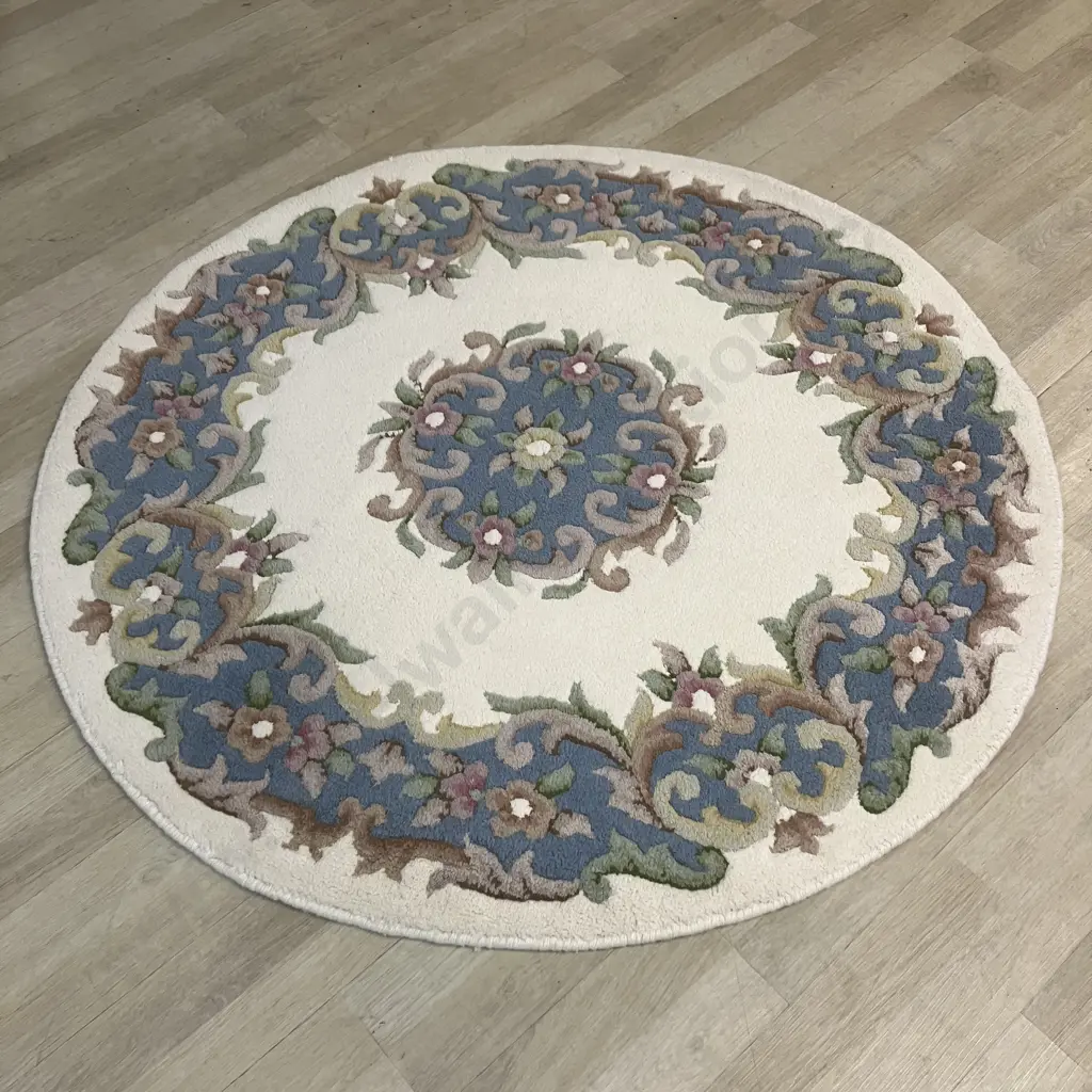 Round Woollen Floor Rug With Floral Pattern. 120cm Image 1++