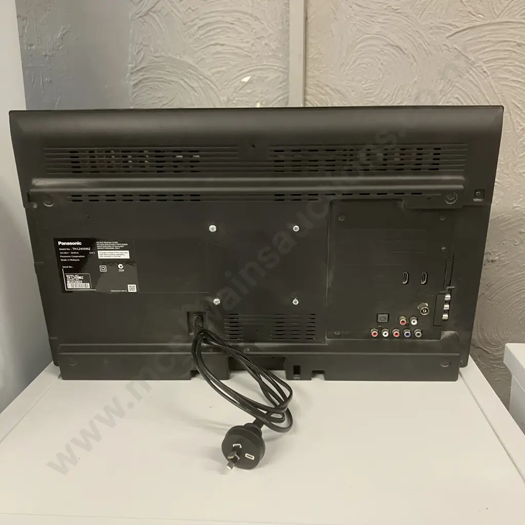 Panasonic TH-L24XM6Z 24" LED Viera TV With Wall Bracket & Remote Control Image 1++