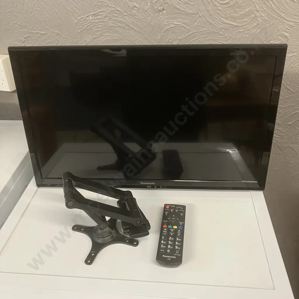 Panasonic TH-L24XM6Z 24" LED Viera TV With Wall Bracket & Remote Control Image 1++