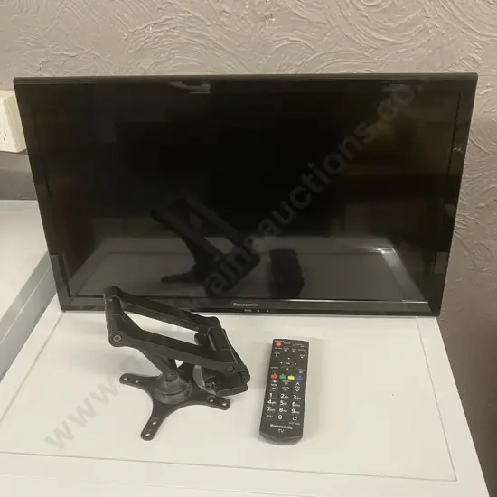 Panasonic TH-L24XM6Z 24" LED Viera TV With Wall Bracket & Remote Control