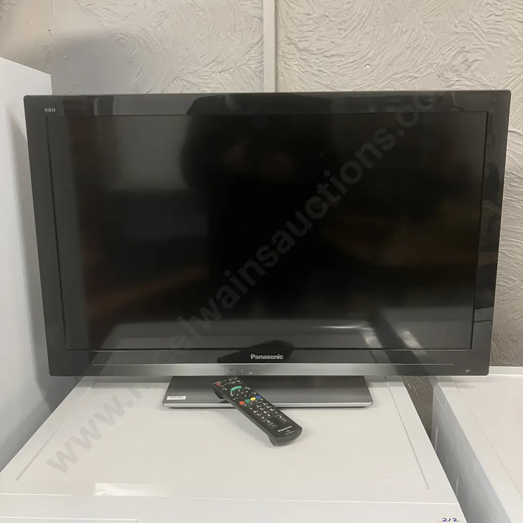 Panasonic Viera TH-L32E3Z 32-inch LCD TV, Full HD, With Remote Control Image 1++