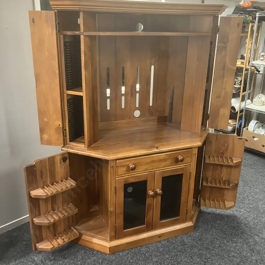 Woodpeckers Solid NZ Rimu Corner Entertainment Centre TV Stand, Badged. H180 W133 D45cm Image 1++