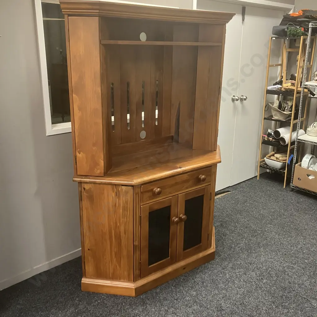 Woodpeckers Solid NZ Rimu Corner Entertainment Centre TV Stand, Badged. H180 W133 D45cm Image 1++