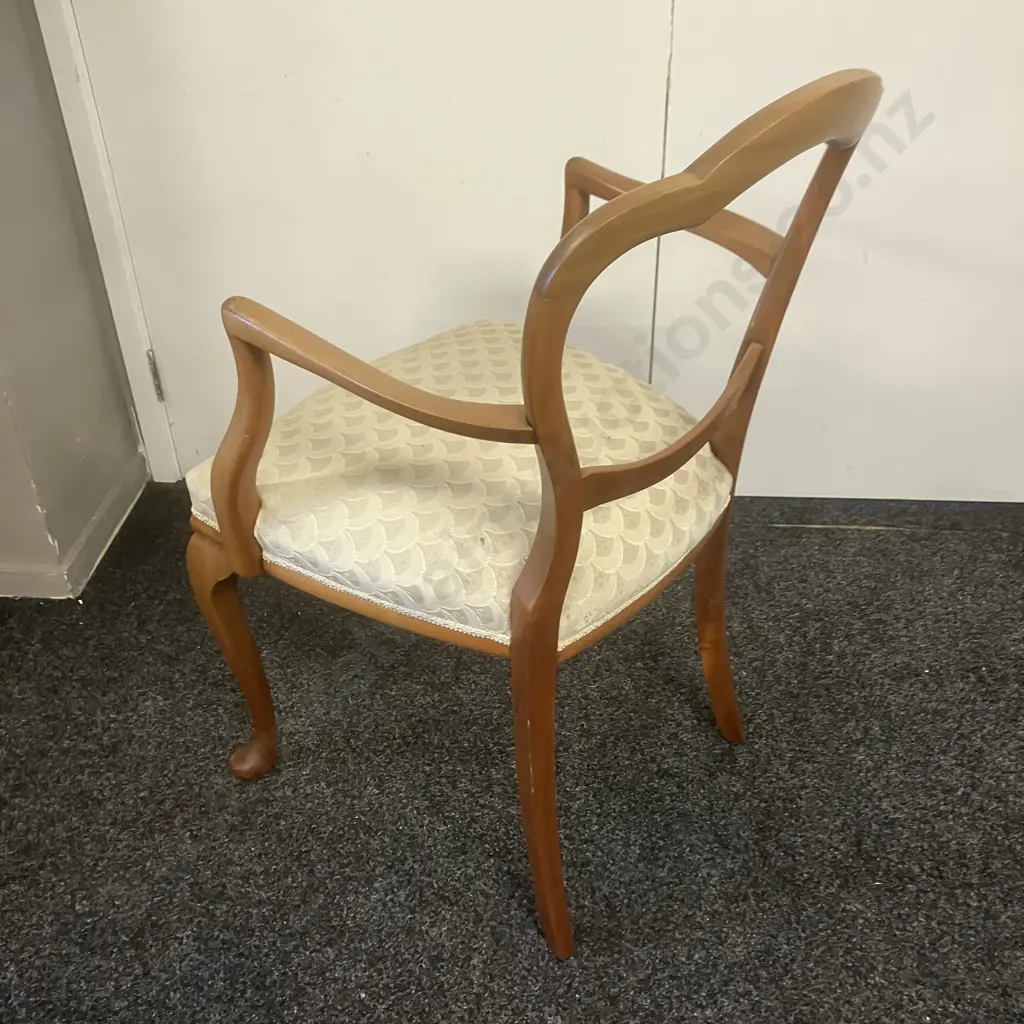 Queen Anne Style Balloon Back Dining Chair Image 1++