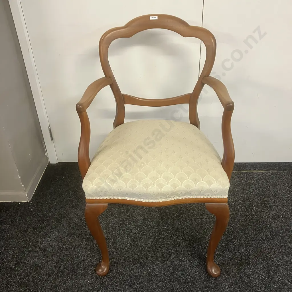 Queen Anne Style Balloon Back Dining Chair Image 1++