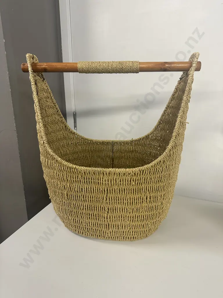 Large Seagrass Gondola Basket With Wooden Handle H34cm. Image 1++