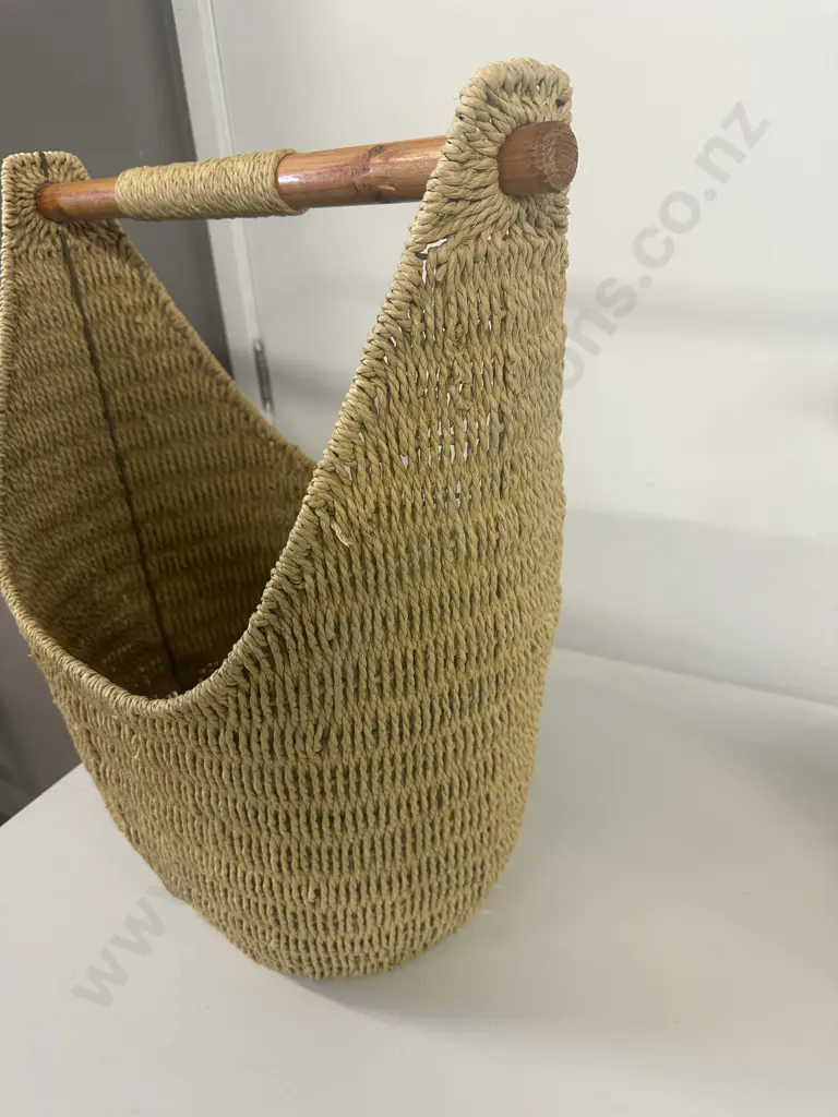 Large Seagrass Gondola Basket With Wooden Handle H34cm. Image 1++