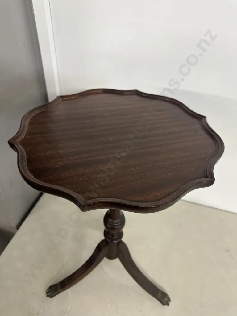 Mahogany Round Wine Table Tri leg Scalloped Edge H52,Dia35cm. Image 1++