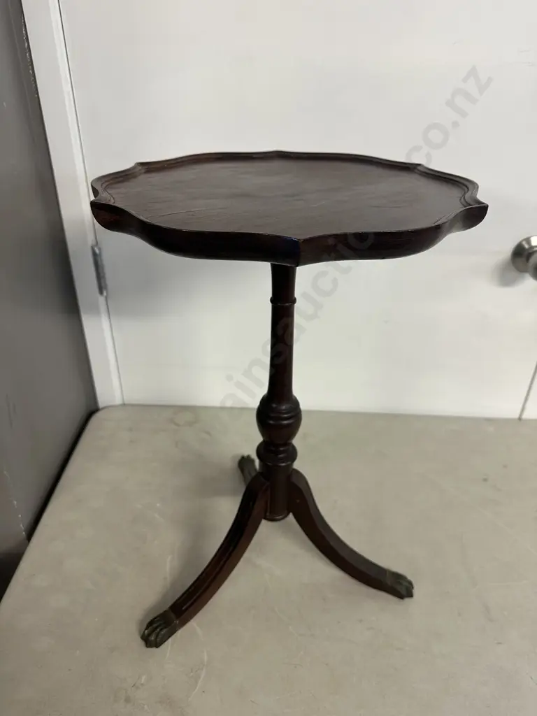 Mahogany Round Wine Table Tri leg Scalloped Edge H52,Dia35cm. Image 1++