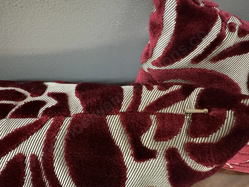 Stunning Designer Rectangular Burgundy / Gold Cushions. 40 x 30cm Image 1++