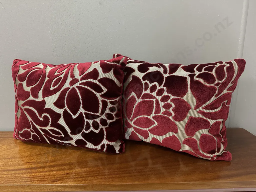 Stunning Designer Rectangular Burgundy / Gold Cushions. 40 x 30cm Image 1++