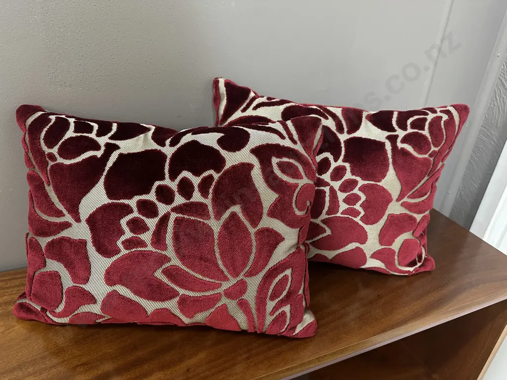 Stunning Designer Rectangular Burgundy / Gold Cushions. 40 x 30cm Image 1++