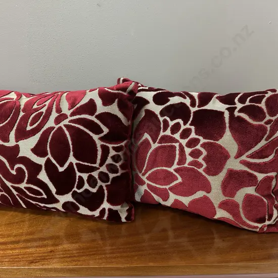 Stunning Designer Rectangular Burgundy / Gold Cushions. 40 x 30cm