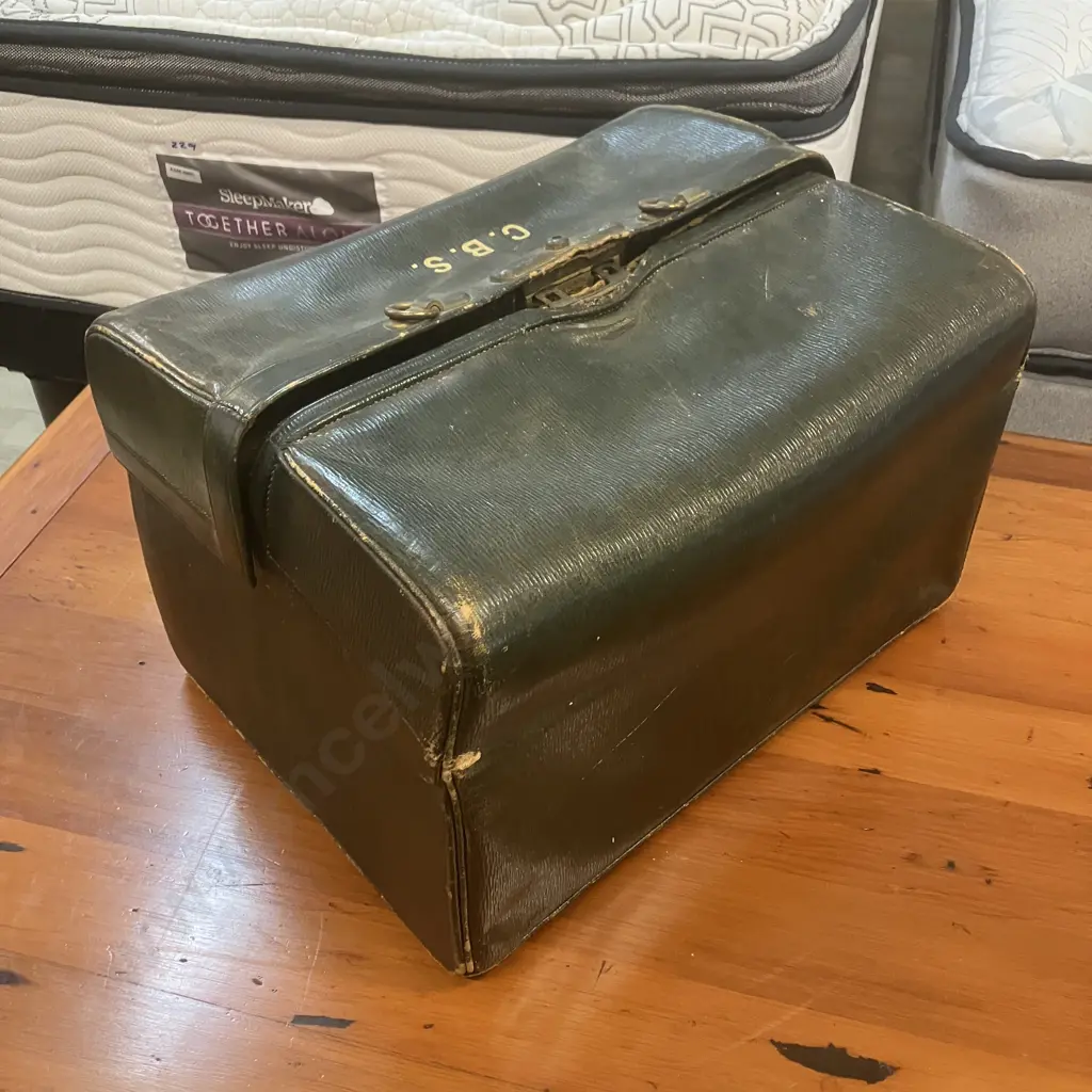 Leuchars & Son 19th Century Green Moroccan Leather Gladstone-style Vanity Case, Ivory Mounted Dressing Table Set Etc Image 1++