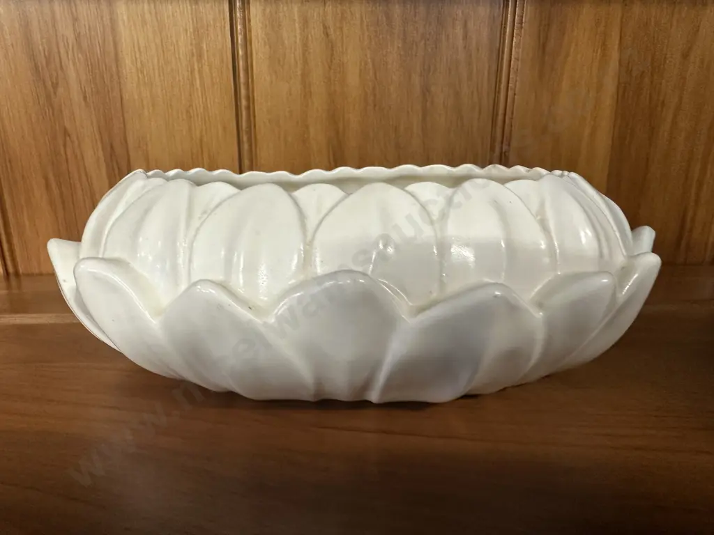 Art Deco Spode Velamour Lily Leaf Cream Vare Bowl H6,L18,D14cm. Image 1++