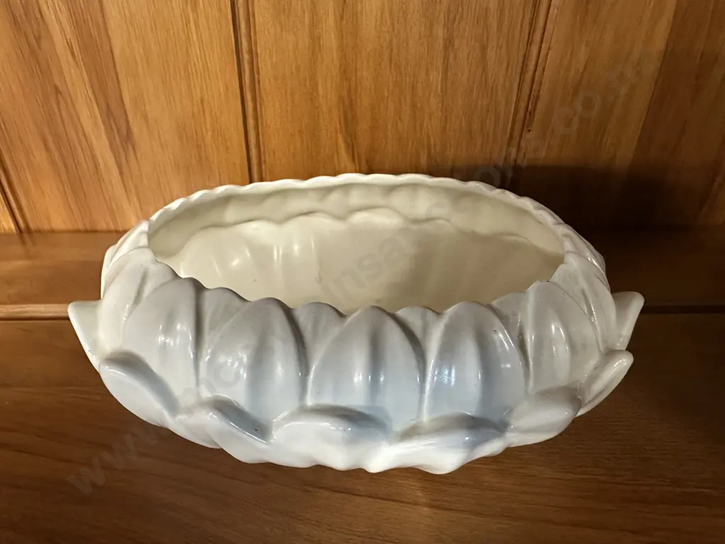 Art Deco Spode Velamour Lily Leaf Cream Vare Bowl H6,L18,D14cm. Image 1++