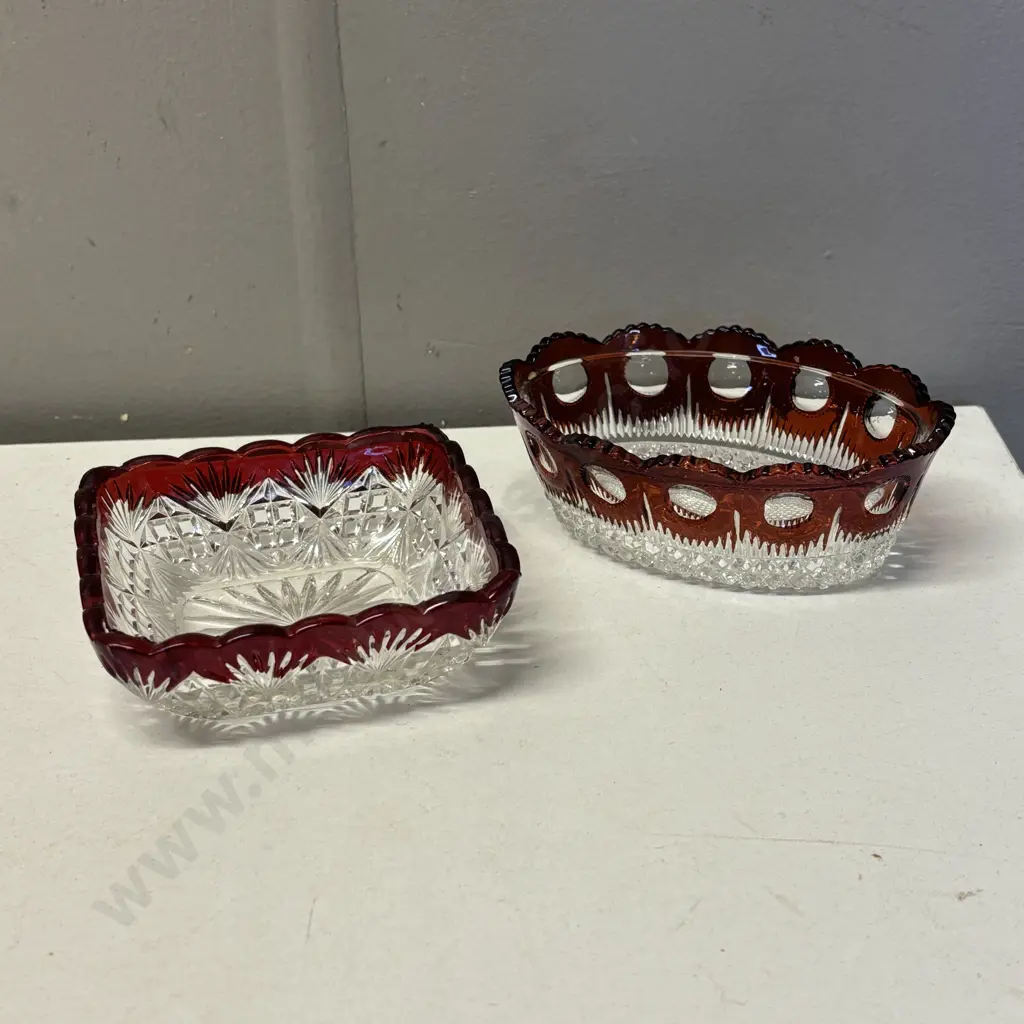Two pieces of Vintage Glass Dishes Image 1++