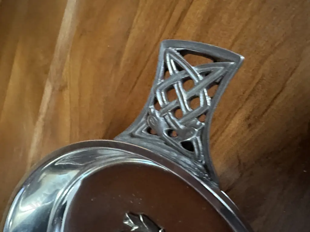 Celtic Knot Handle Pewter Quaich Bowl With Scottish Thistle Badge  Image 1++