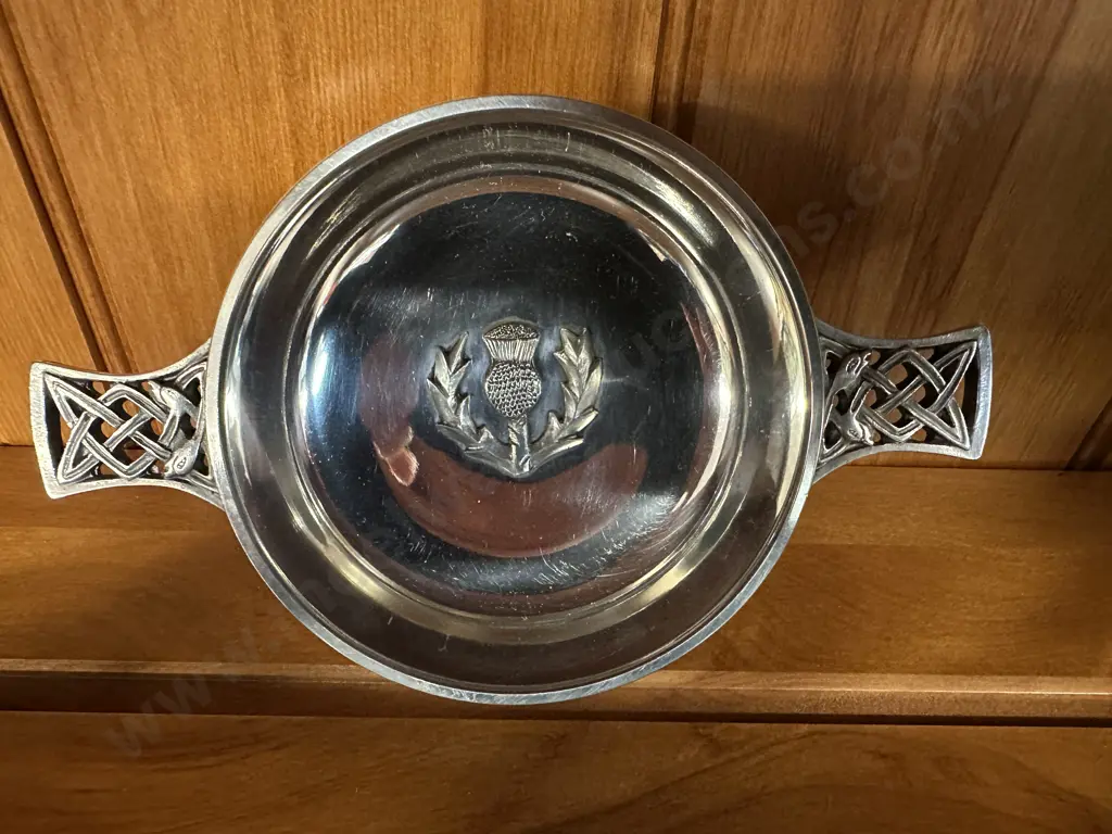 Celtic Knot Handle Pewter Quaich Bowl With Scottish Thistle Badge  Image 1++