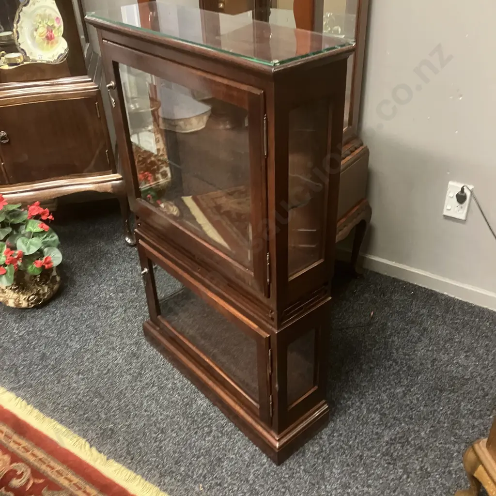 Mahogany Curio / Display Cabinet, Double Glass Doors, 2 Glass Shelves. H100 W64 D20cm Image 1++